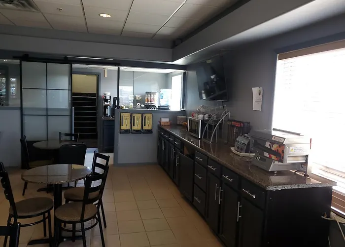 Super 8 By Wyndham Edmonton International Airport