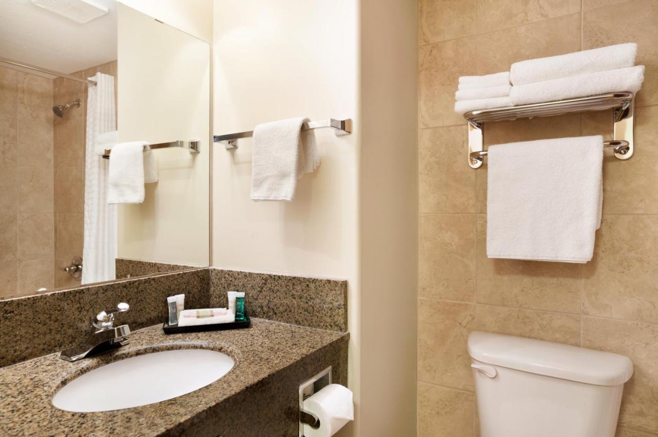 Super 8 By Wyndham Edmonton International Airport Hotel Leduc