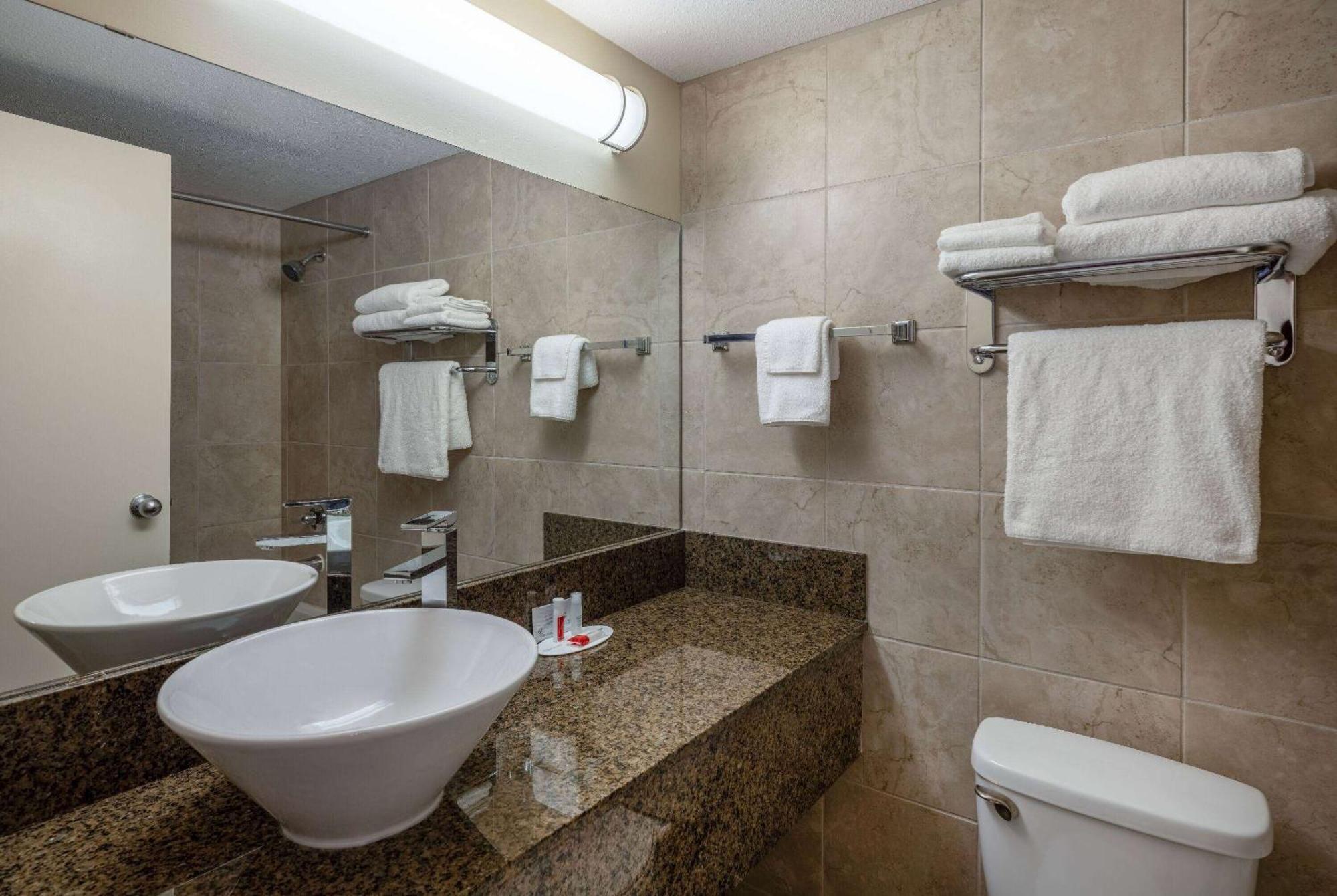 Super 8 By Wyndham Edmonton International Airport
