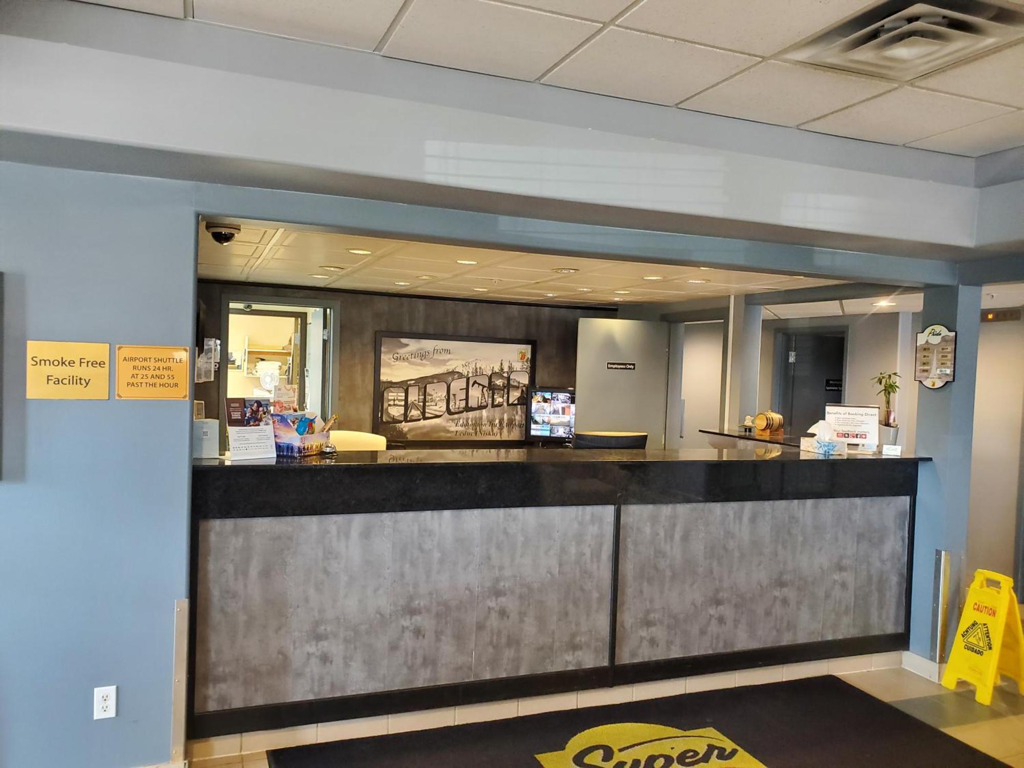 Super 8 By Wyndham Edmonton International Airport Hotel