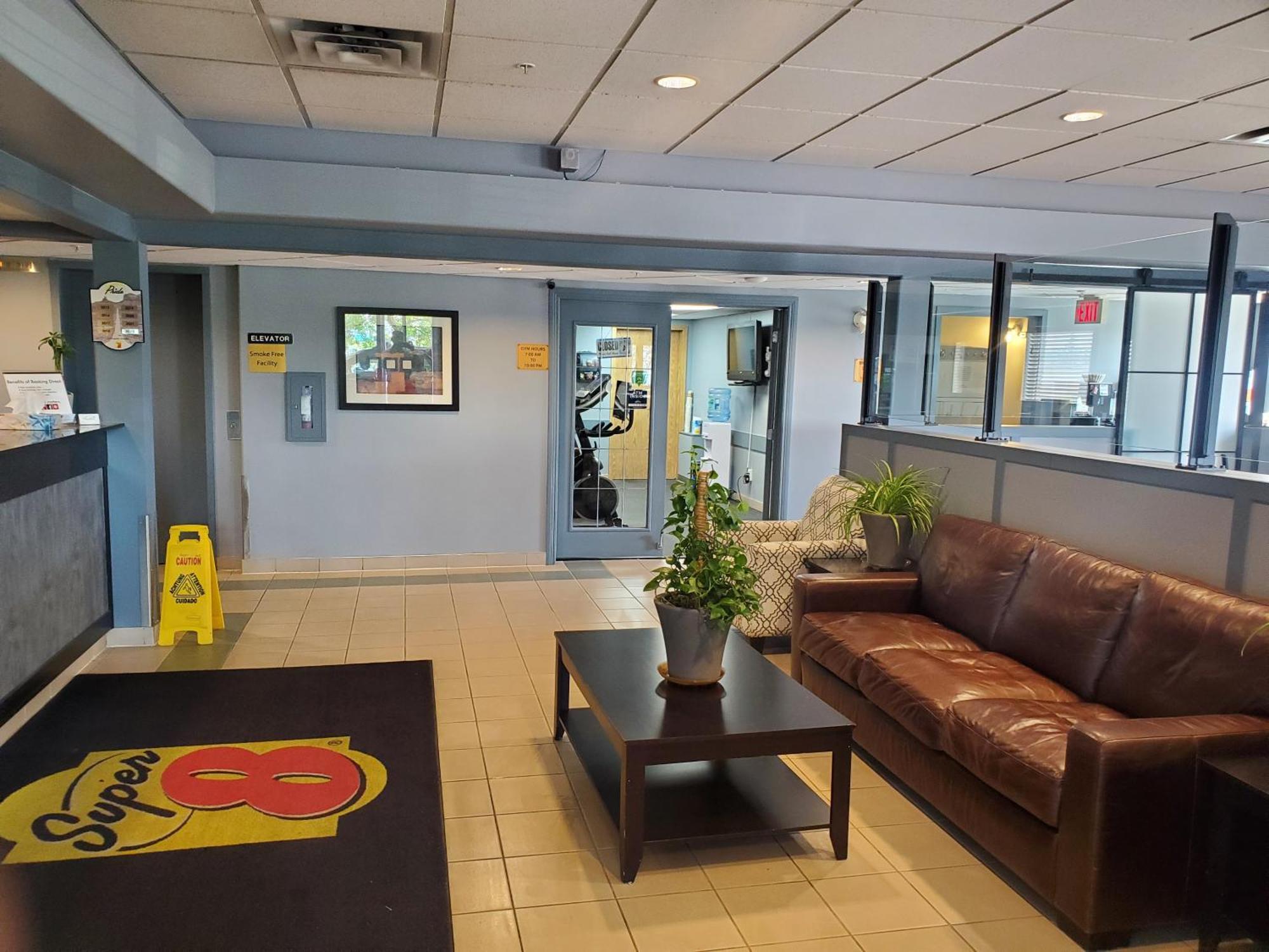 Super 8 By Wyndham Edmonton International Airport Leduc