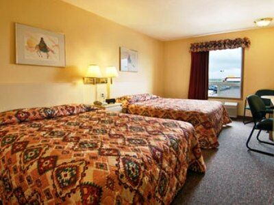 Hotel Super 8 By Wyndham Edmonton International Airport 2*