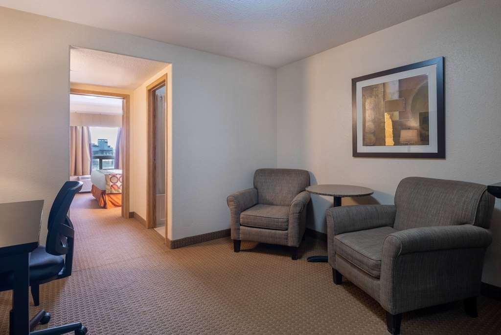 Hotel Super 8 By Wyndham Edmonton International Airport Leduc