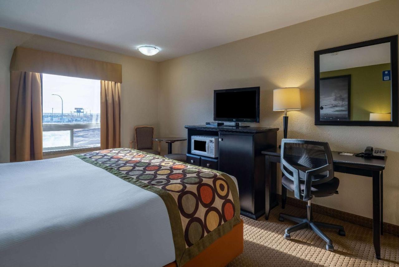 Super 8 By Wyndham Edmonton International Airport