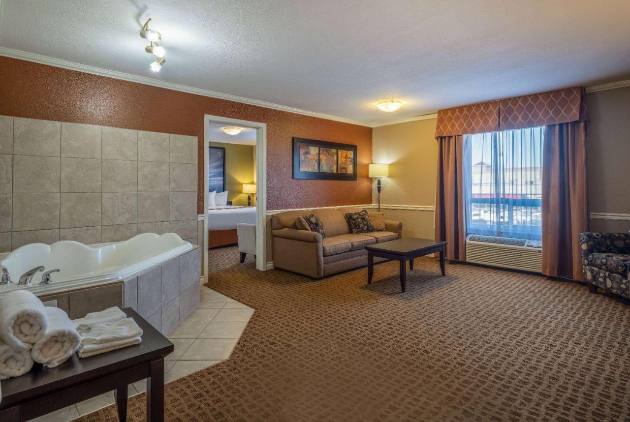 Super 8 By Wyndham Edmonton International Airport Leduc