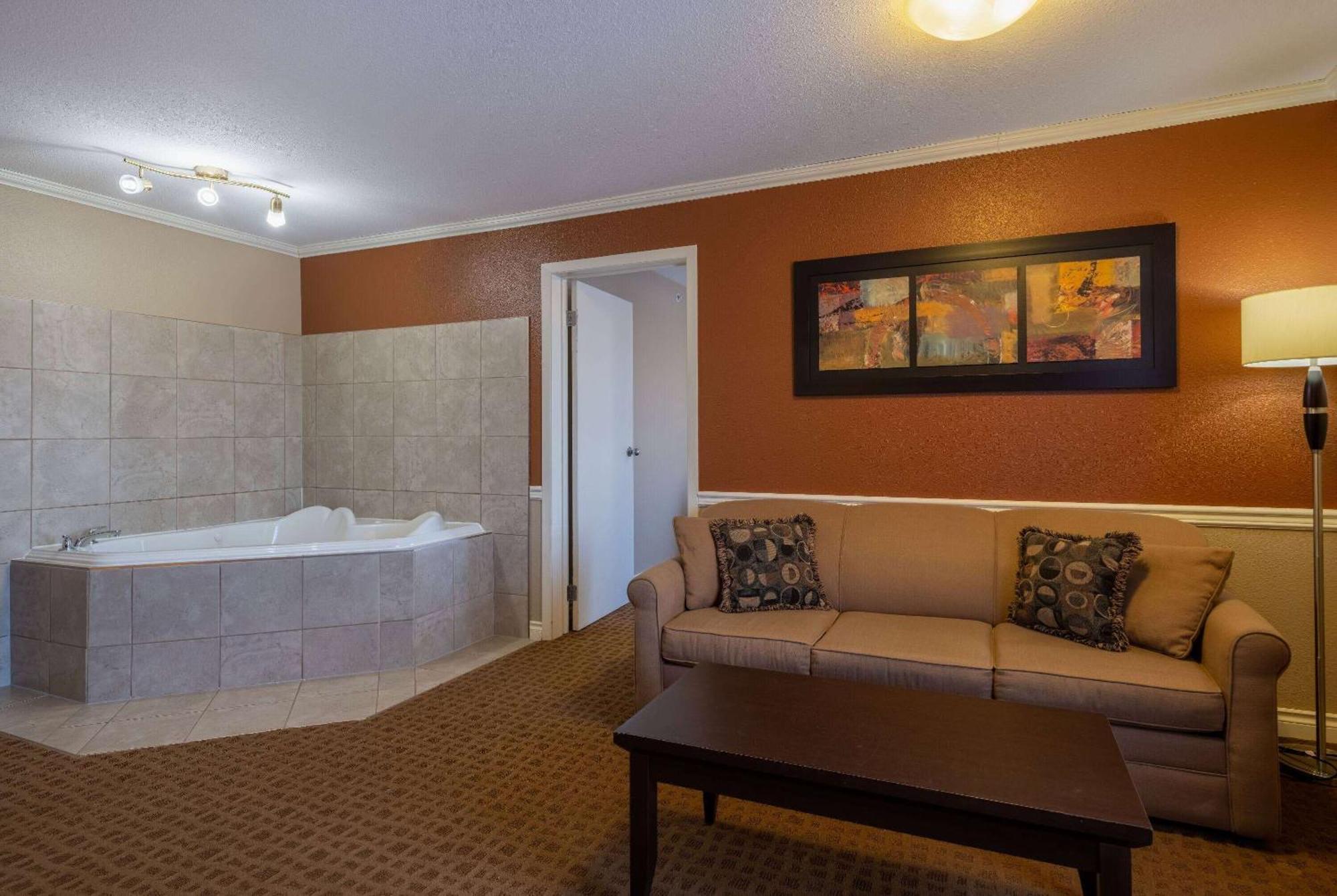 Super 8 By Wyndham Edmonton International Airport 2*