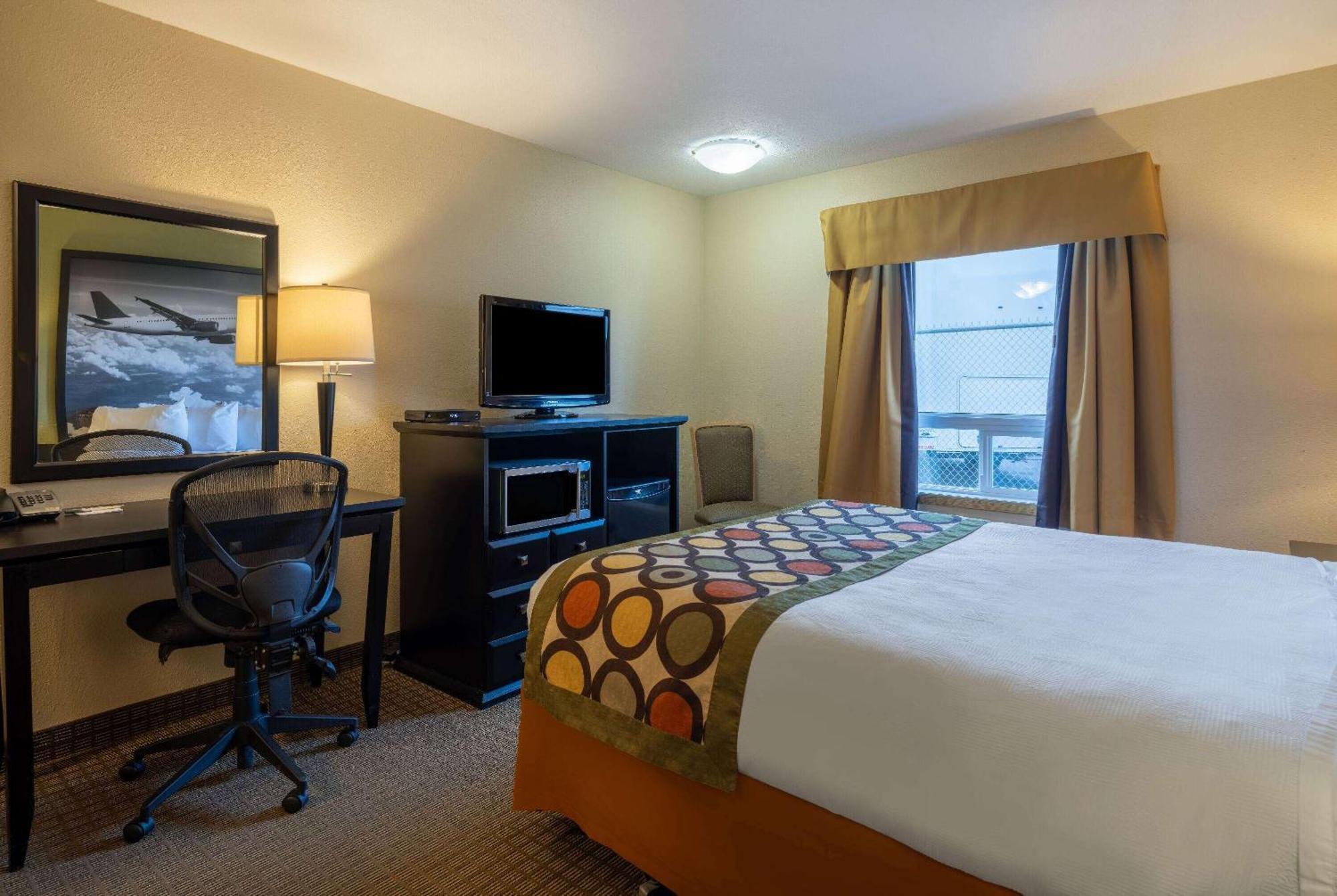 Hotel Super 8 By Wyndham Edmonton International Airport Leduc