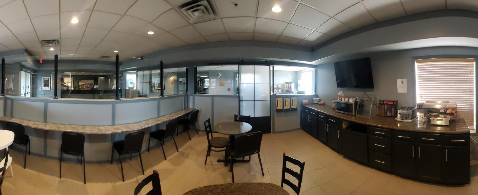 Hotel Super 8 By Wyndham Edmonton International Airport Leduc