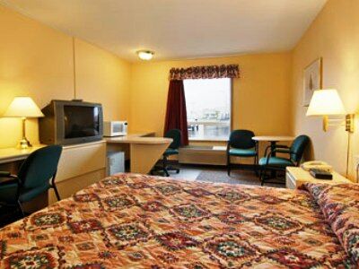 Hotel Super 8 By Wyndham Edmonton International Airport Leduc